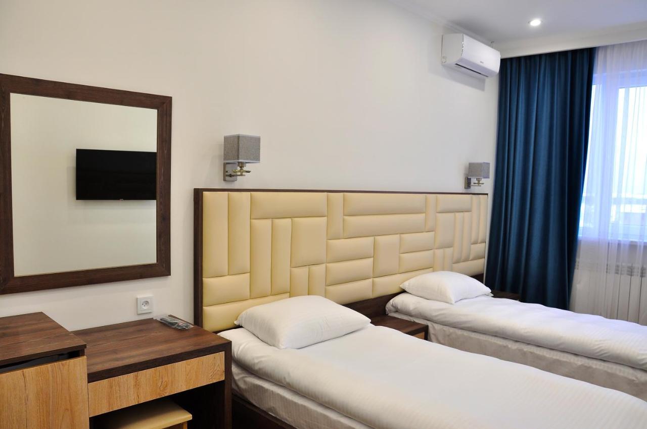 Vertoni Hotel 耶烈万 外观 照片