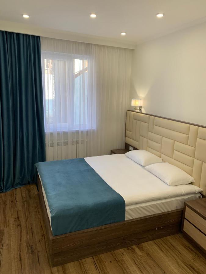 Vertoni Hotel 耶烈万 外观 照片