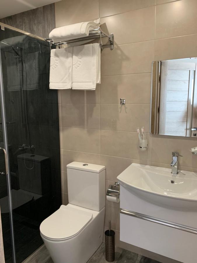 Vertoni Hotel 耶烈万 外观 照片