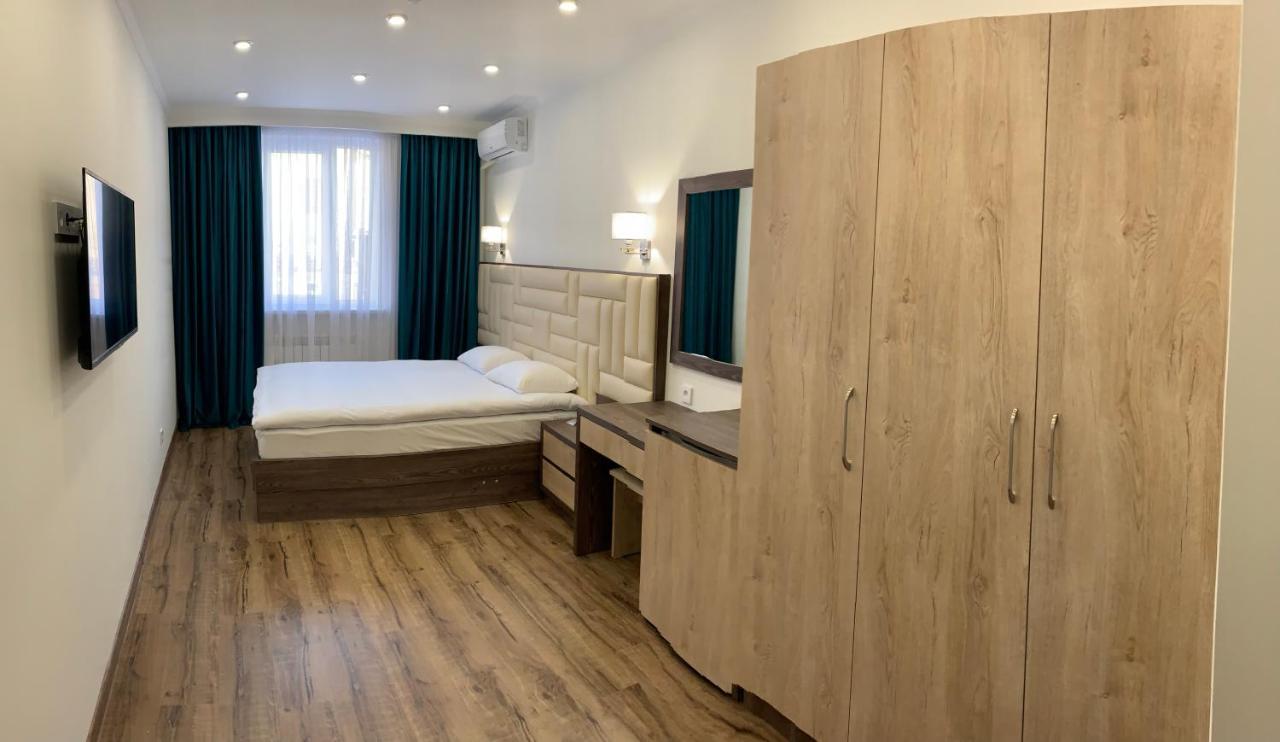 Vertoni Hotel 耶烈万 外观 照片