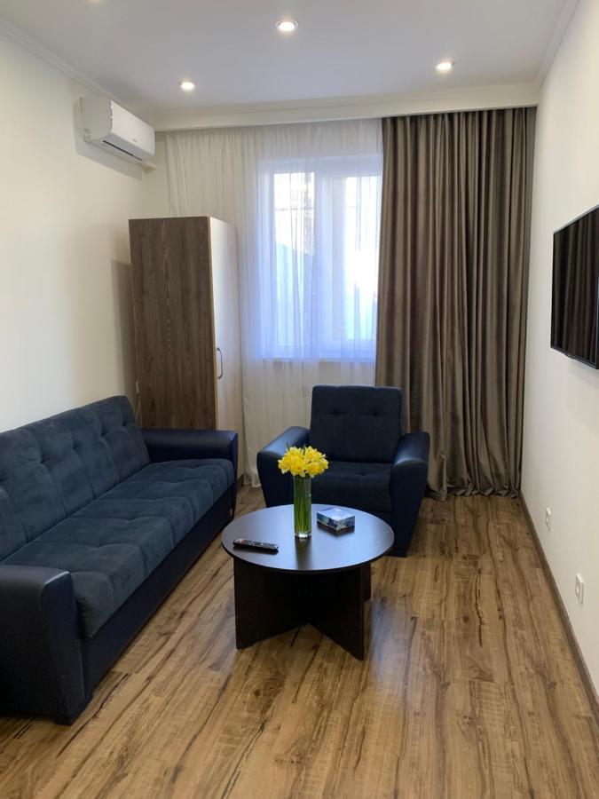 Vertoni Hotel 耶烈万 外观 照片